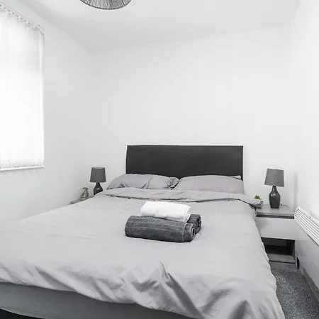Beautiful Apartment Una - Free Public Parking Litherland Esterno foto
